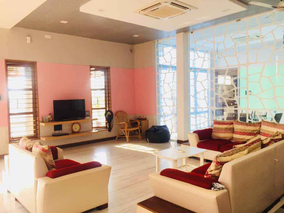 beach house in muttukadu