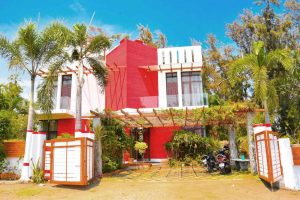 beach-house-for-weekend-party-in-ecr