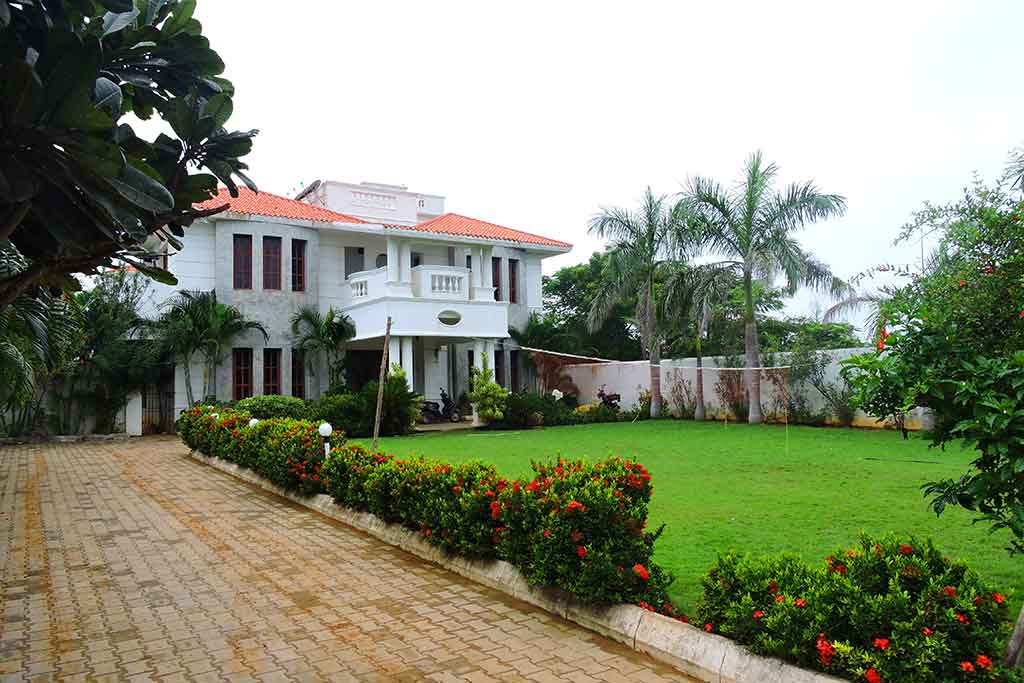 Beach House in Nemili